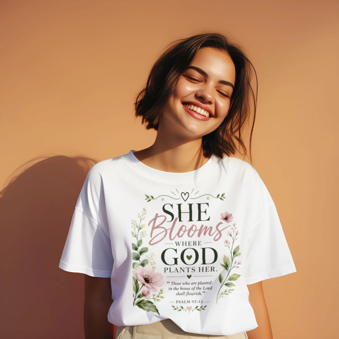 She Blooms-White V-Neck Tee / BEAR FRUIT